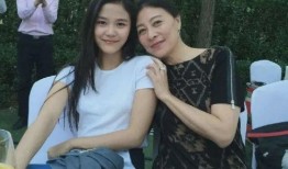 岳紅女兒最新爆料,揭秘母親鮮為人知的往事